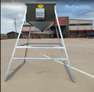Lamco 600 LB. Orbital Deer Corn Feeder